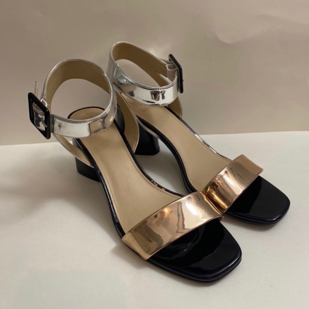 Guess Women Ankle Straps Silver  & Gold Block Heel Sandals Sz 9 1/2 Preowned
